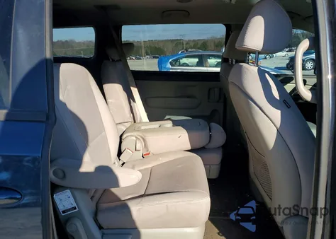 2016 Kia Sedona Lx z USA, uszkodzony, nr VIN KNDMB5C11G6113931